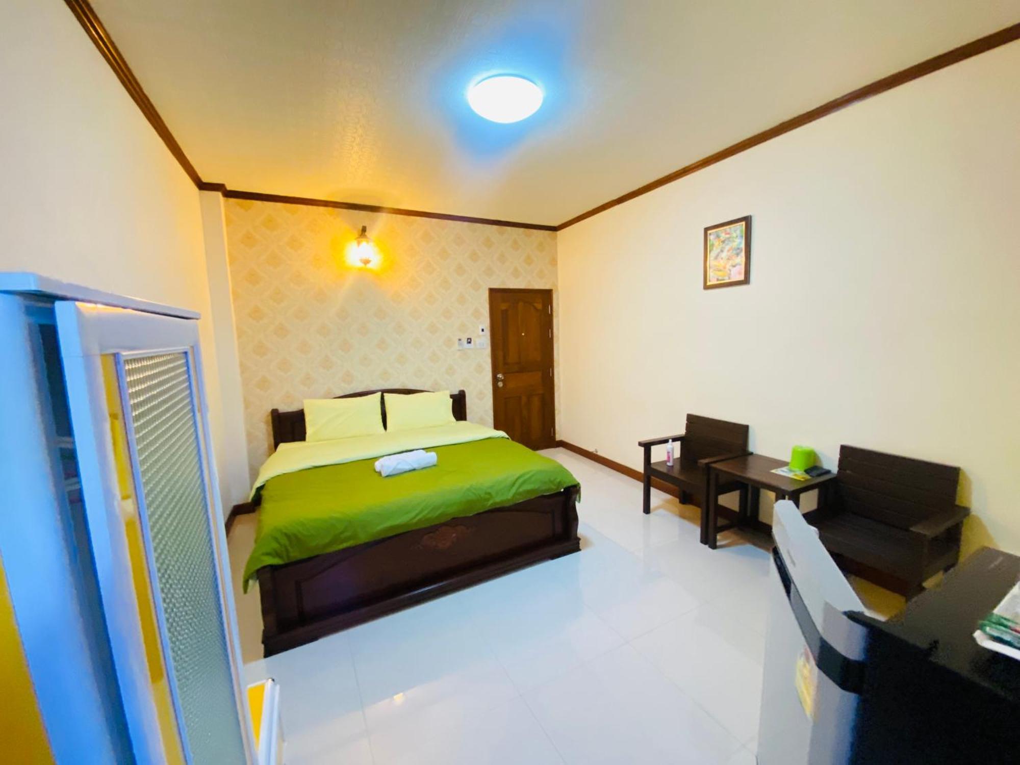 Rak Ban Kerd House Hotell Ko Si Chang Eksteriør bilde